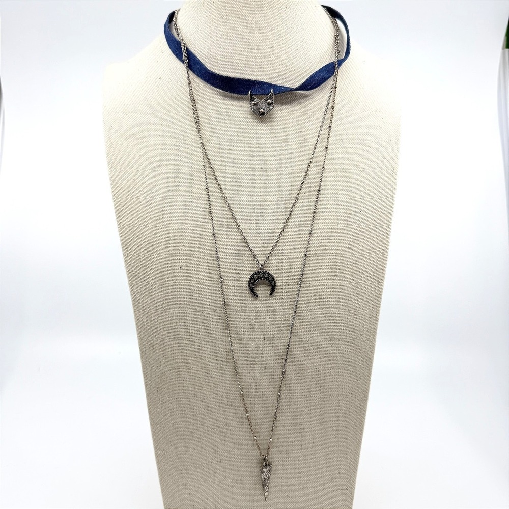 Vintage‎ Silver Tone Layered Choker Necklace Crescent Moon Arrowhead Blue Ribbon